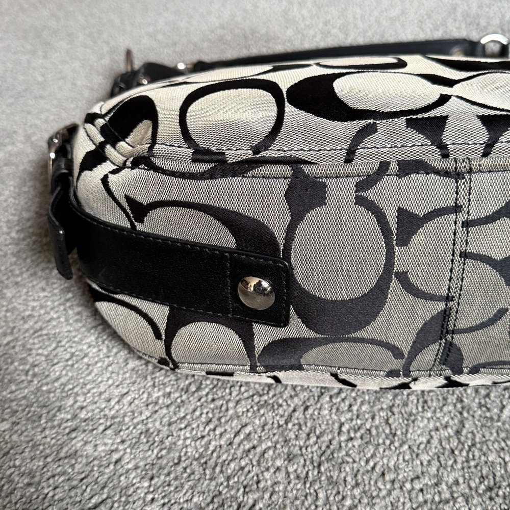Coach Signature Hobo Blk/Tan Shoulder Bag. Teal Blue Interior! 12.5”Hx15”Wx5”D! - Picture 9 of 16